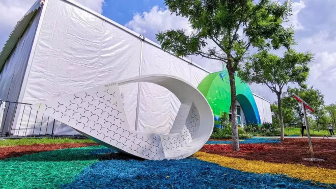 《太陽(yáng)能搖搖椅》 參展北京科技展