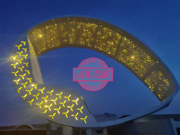 退役葉片變身太陽能搖搖椅